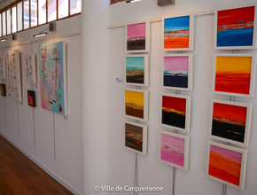 Photo des tableaux de l'exposition de l'artiste Isabelle Eisenberg sur le thème "lumières d'été" - Agrandir l'image, .PNG 1,0 Mo (fenêtre modale)
