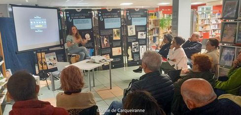 Photo durant la projection du film avec les participants - Agrandir l'image, .JPG 159 Ko (fenêtre modale)