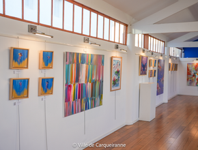 Photo des tableaux de l'artiste Margot Luce sur le thème " les voix du silence" exposés à La Galerie de Carqueiranne - Agrandir l'image, .PNG 1,1 Mo (fenêtre modale)