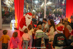 Photo du spectacle de Noel mis en scène par l'équipe de la MMPE sous la tente cristal - Agrandir l'image, .PNG 1 Mo (fenêtre modale)