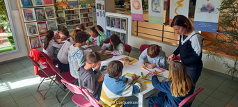 Photo de l'exposition et des activités avec les enfants - Agrandir l'image, .PNG 1 Mo (fenêtre modale)