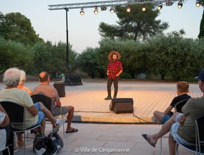 Photo prises lors du spectacle de jeffou le gnou dans l'enceinte de l'auditorium de clair-val - Agrandir l'image, .PNG 1,4 Mo (fenêtre modale)