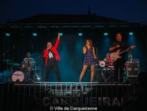 Photo du concert du groupe aioli prise sur la place de la république durant leur concert - Agrandir l'image, .JPG 605,4 Ko (fenêtre modale)