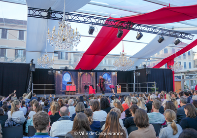 Photo du spectacle cousin poteur dans la tente cristal