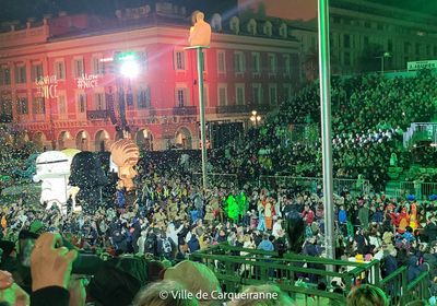 Carnaval de Nice parade nocture 