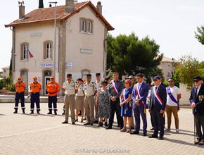 Photo cérémonie du 27 mai place de la libération - Agrandir l'image, .JPG 239,7 Ko (fenêtre modale)