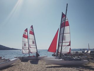 voilier sur la plage de Carqueiranne