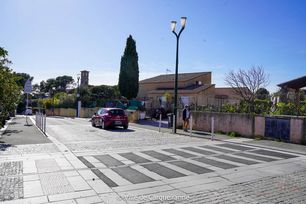 Photo d'un des passage pieton rénové avec l'enrobé - Agrandir l'image, .JPG 219 Ko (fenêtre modale)