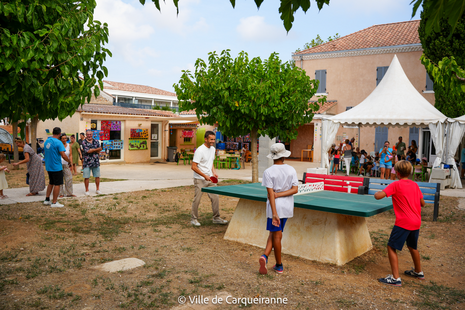Photo des enfants et des parents durant la fête de Grac du mardi 26 aout - Agrandir l'image, .PNG 2 Mo (fenêtre modale)