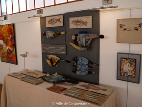 Photo des oeuvres de l'artiste Raphael Bravo durant son exposition à La Galerie de Carqueiranne - Agrandir l'image, .PNG 1,2 Mo (fenêtre modale)