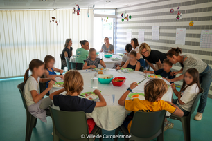 Photo du repas des ptits critics du mercredi 28 mai table des enfants - Agrandir l'image, .PNG 1 Mo (fenêtre modale)