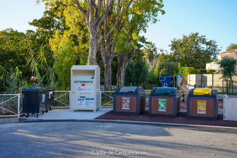Photo des points d'apports volontaires à la promenade Georges Pompidou - Agrandir l'image, .PNG 2 Mo (fenêtre modale)