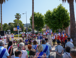 Photo de la cérémonie du 18 juin et des personnes présentes - Agrandir l'image, .PNG 1,6 Mo (fenêtre modale)