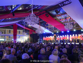 Photo du concert "le choeur du sud chante Noël" sous la tente cristal place de la république - Agrandir l'image, .PNG 1,6 Mo (fenêtre modale)